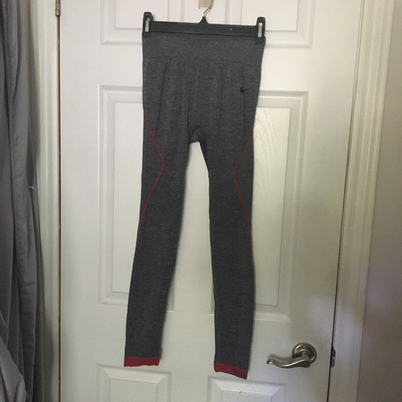 Nike Leggings - Picture 4 of 5